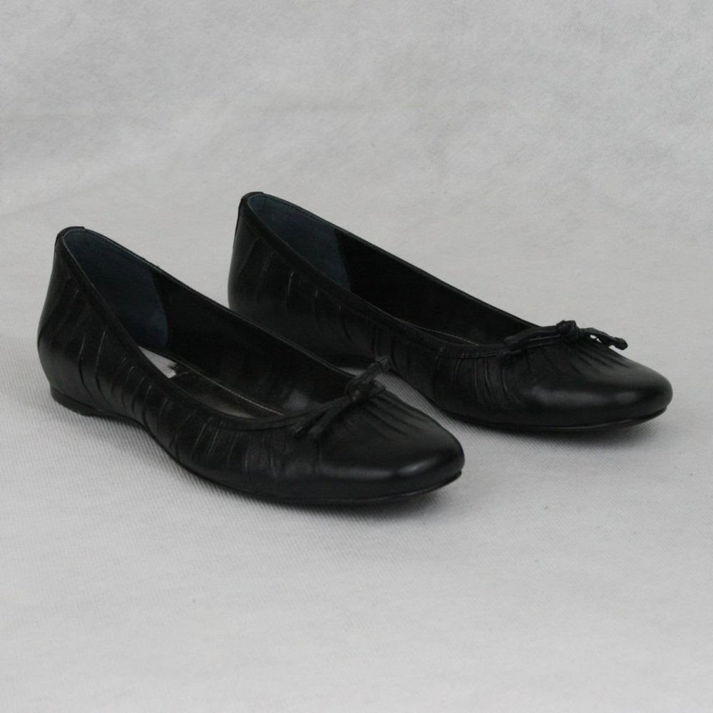 Alfani LINDEE Black Leather Flats w/ Bow SZ 7M EUC